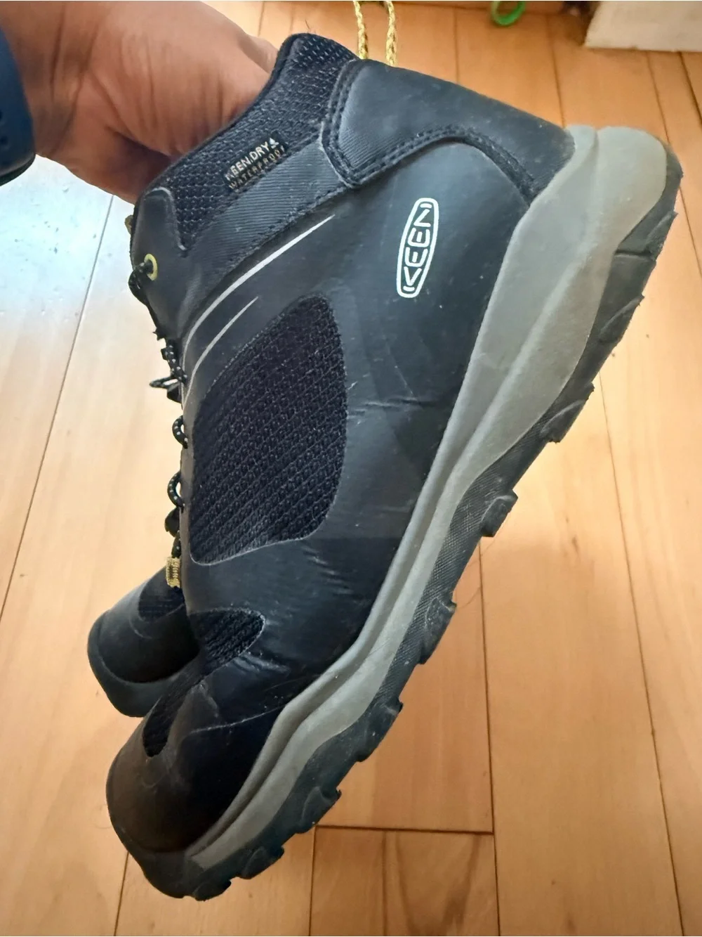 Keen Kid’s Black Hiking Boots with Yellow Accents Size 5